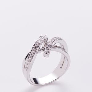 Twist Diamonds Ring